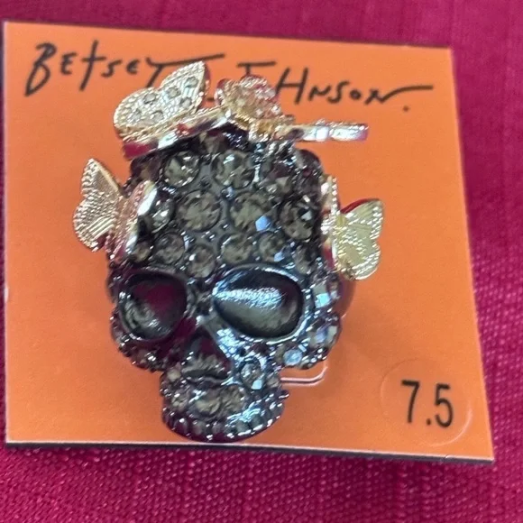 betsy Johnson skull and butterfly rhinestone embellished ring - Picture 7 of 9
